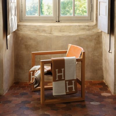 柔らかく灯る光 | Hermès - エルメス-公式サイト